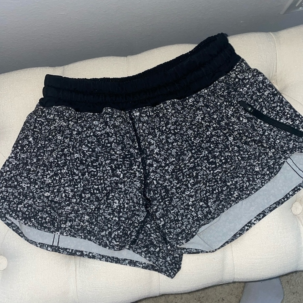 Lulu lemon women’s floral shorts